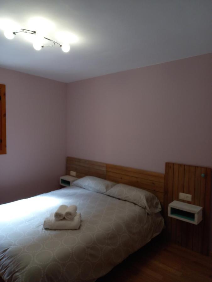 Apartamentos Tuara Castejón de Sos Екстериор снимка